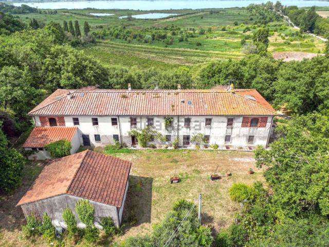 Rustico in vendita a Massarosa, Toscana