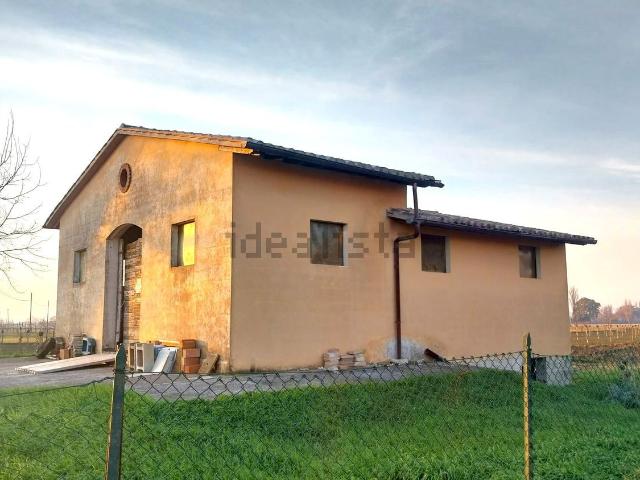 Rustico in vendita a Foligno, Umbria