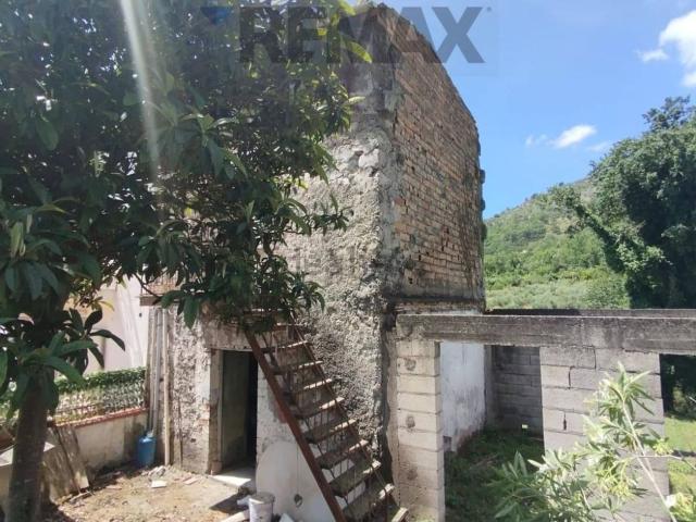 Rustico in vendita a Castelforte, Lazio
