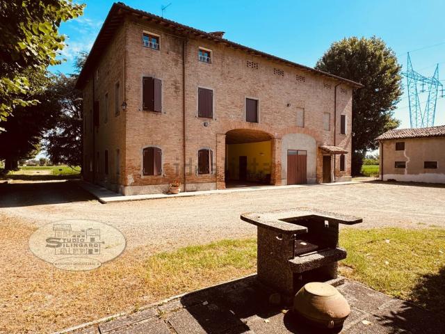 Rustico in vendita a Unione dei comuni del Distretto Ceramico, Sassuolo