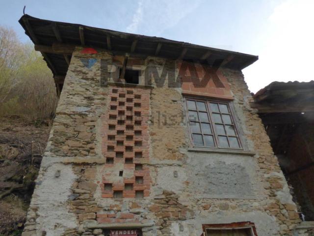 Rustico in vendita a Comunità Montana del Piambello, Cremenaga