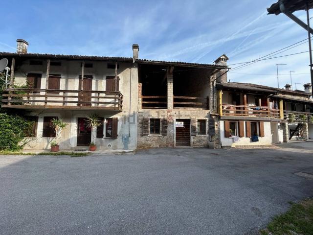 Rustico in vendita a Borgo Valbelluna, Lentiai