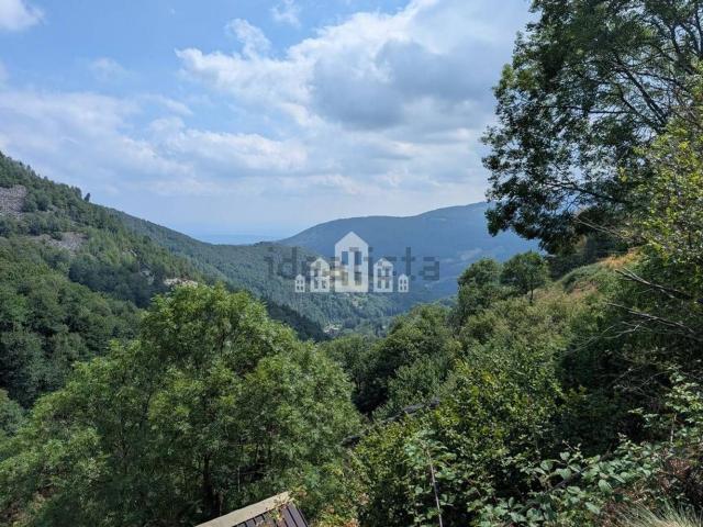 Rustico in vendita a Valchiusa, Piemonte