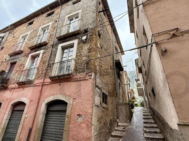 Rustico in vendita a Roccasecca, Frosinone