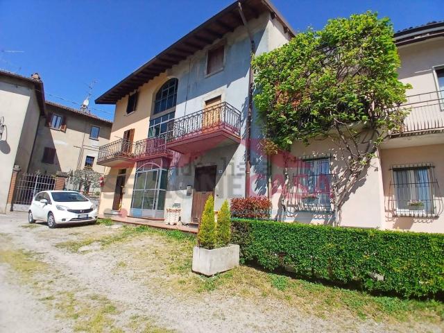 Rustico in vendita a Lurago D'erba, Lombardia