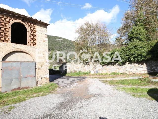 Rustico in vendita a San Lorenzo a Vaccoli, Bagni Di Lucca Ponte