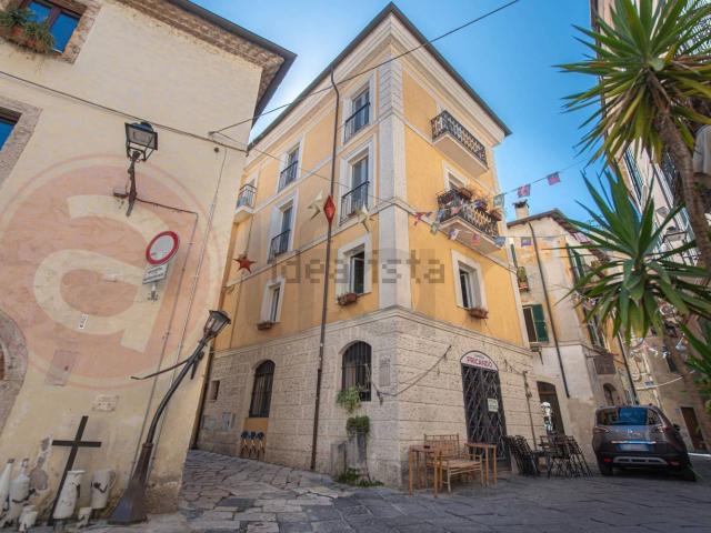 Rustico in vendita a Isola del Liri, Frosinone