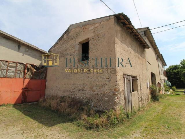 Rustico in vendita a Valeggio Sul Mincio, Veneto