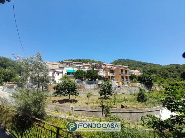 Rustico in vendita a Salerno, Campania