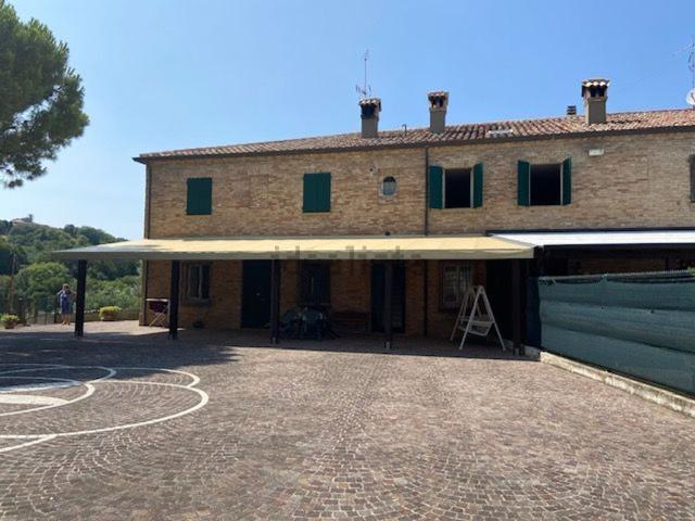 Rustico in vendita a Sant'Andrea in Villis, Marche