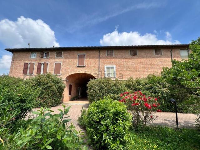 Rustico in vendita a Val d’Enza, Re