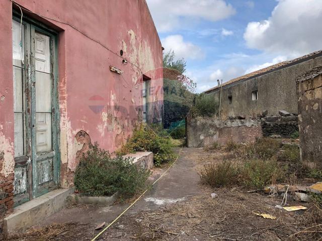 Rustico in vendita a Piano, Tremestieri Etneo