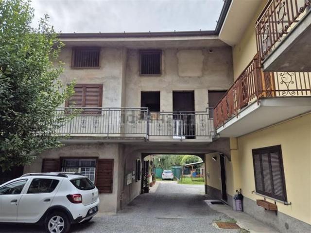 Rustico in vendita a Figino Serenza, Lombardia