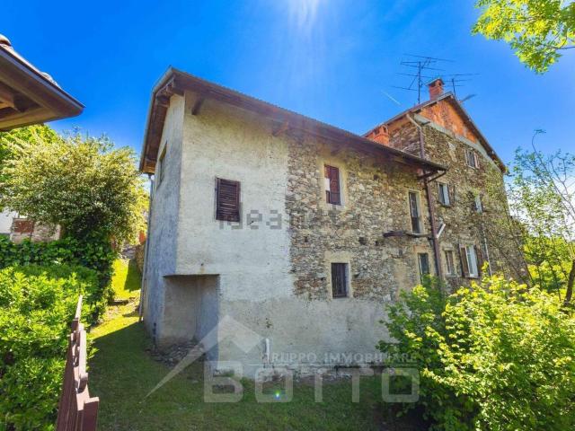 Rustico in vendita a Brovello-Carpugnino, Piemonte