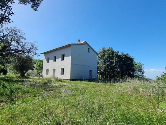 Casa in vendita a Larderello, Toscana