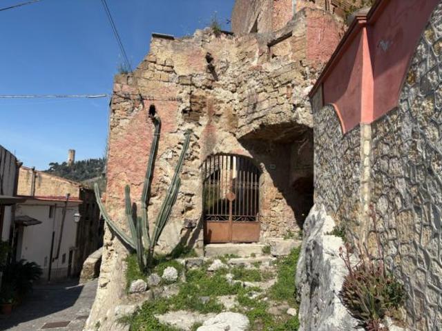 Terreno in vendita a Maddaloni, Campania