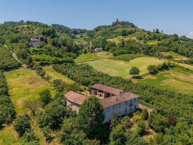 Casa in vendita a Calamandrana, Asti