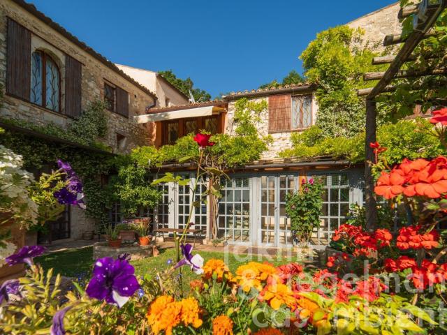 Casa in vendita a Trevi, Umbria