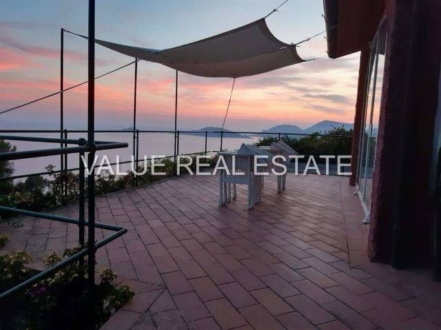 Villa Indipendente in vendita a La Serra, Lerici