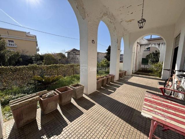 Villa Indipendente in vendita a Cantalupo, Varazze