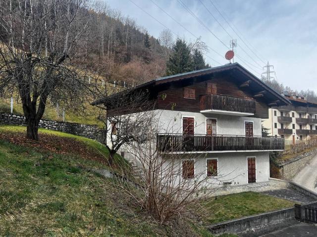 Villa Indipendente in vendita a Comunità montana Alta Valtellina, Valdisotto