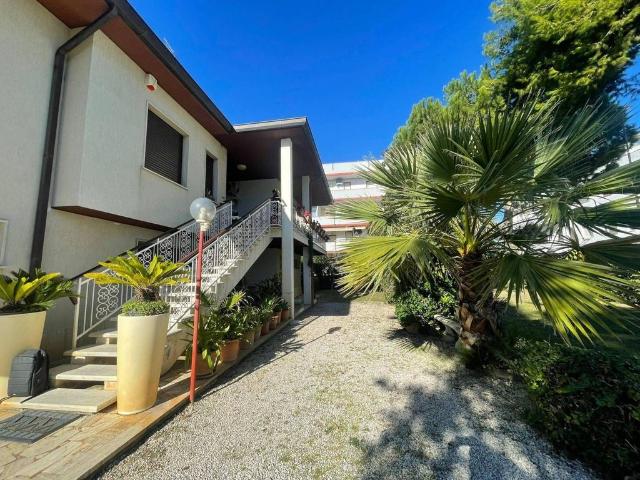Villa Indipendente in vendita a Unione dei Comuni della Val Vibrata, Martinsicuro