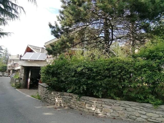 Villa Indipendente in vendita a Jouvenceaux, Piemonte