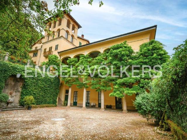 Villa Indipendente in vendita a Poma, Castello Cabiaglio