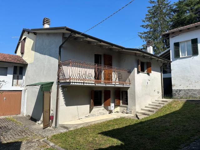 Rustico in vendita a Tizzano Val Parma, Reggio Emilia