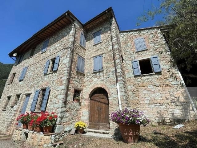 Rustico in vendita a Nocchi, Camaiore