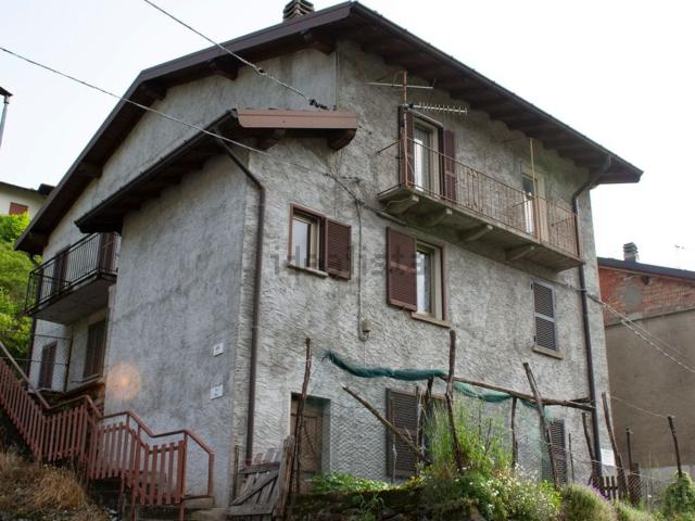 Rustico in vendita a San Nazzaro Val, Lombardia