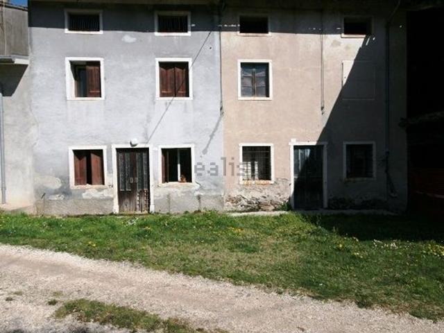 Rustico in vendita a Arzignano, Veneto