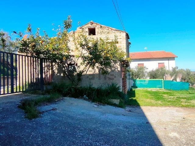 Rustico in vendita a Miglianico Di Chieti, Abruzzo