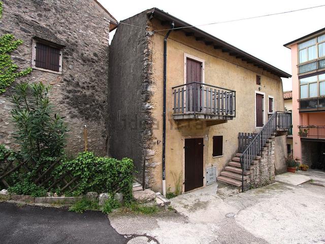 Rustico in vendita a San Zeno Di Montagna, Veneto