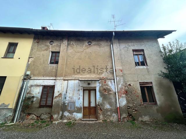 Rustico in vendita a Figino Serenza, Lombardia
