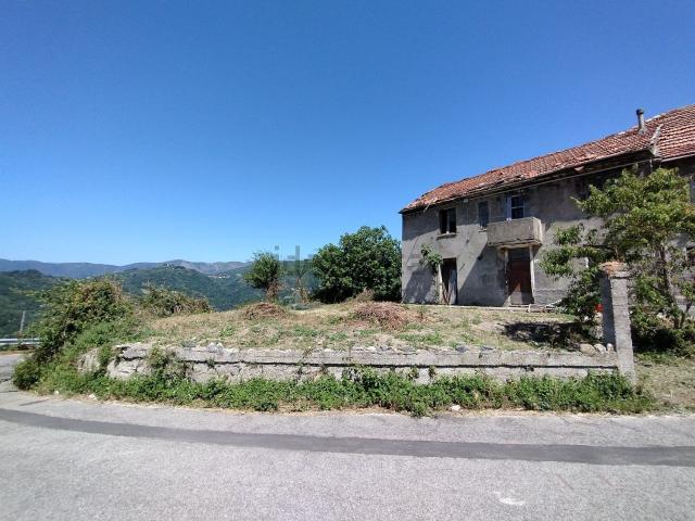 Rustico in vendita a Serra Riccò, Prelo