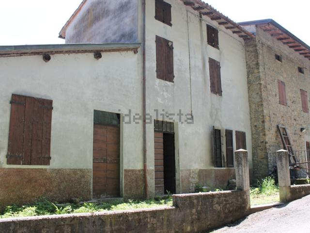 Rustico in vendita a Traversetolo, Reggio Emilia
