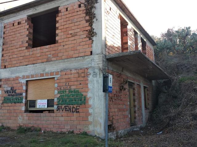 Rustico in vendita a Capri Leone, Sicilia