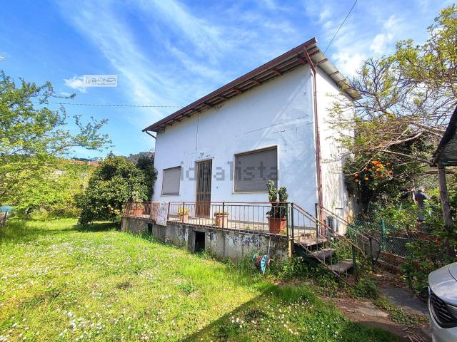 Rustico in vendita a Massarosa, Toscana