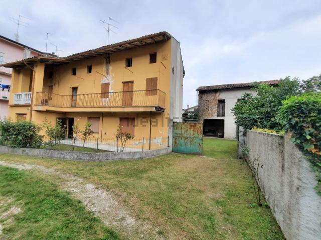 Rustico in vendita a Arba, Friuli-Venezia Giulia