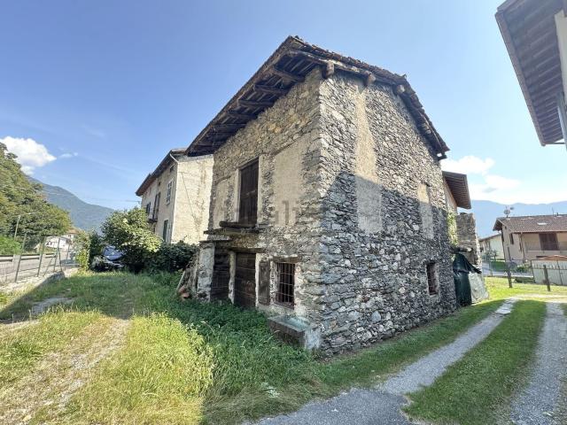 Rustico in vendita a Sorico, Lombardia