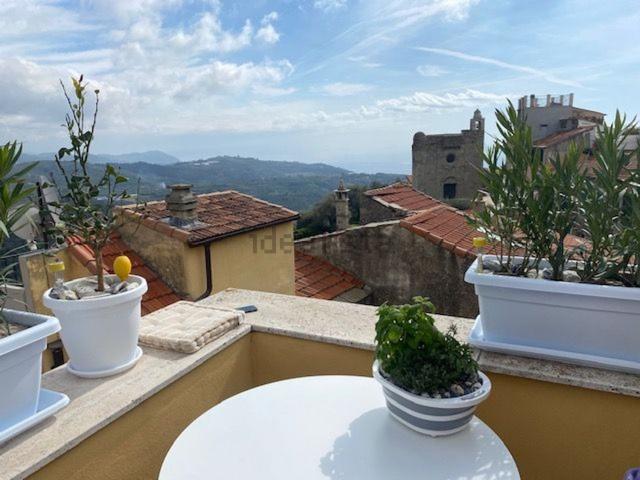 Rustico in vendita a Cipressa, Liguria