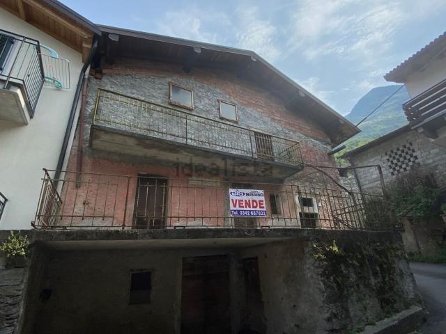 Rustico in vendita a Dubino, Lombardia