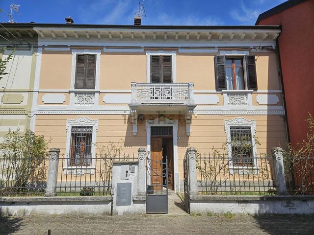Rustico in vendita a Palazzolo Vercellese, Vercelli