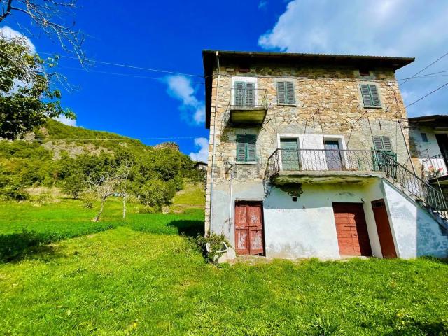 Rustico in vendita a Corte Brugnatella