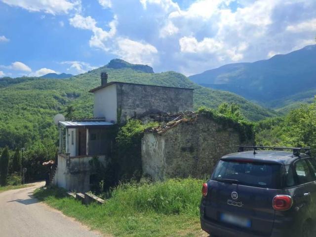 Rustico in vendita a Farindola, Abruzzo