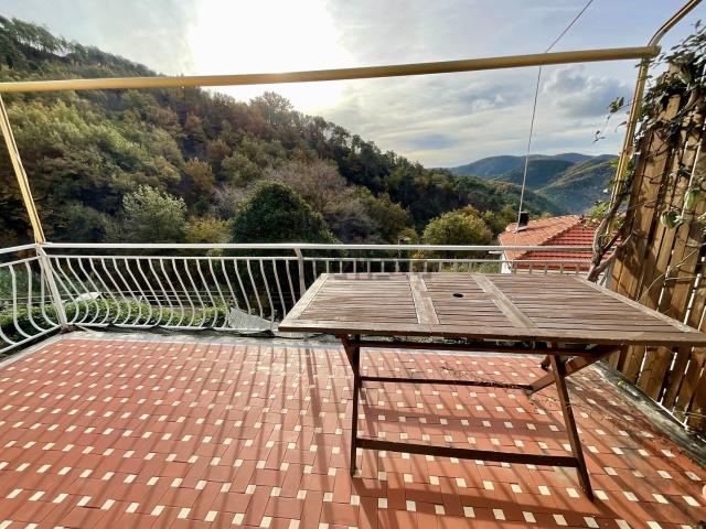 Rustico in vendita a Tovo San Giacomo, Liguria