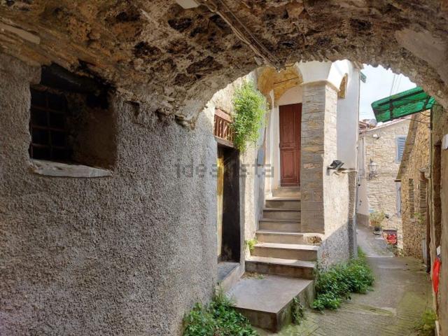 Rustico in vendita a Prelà, Liguria