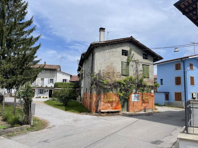 Rustico in vendita a Capriva del Friuli / Caprive, Capriva del Friuli