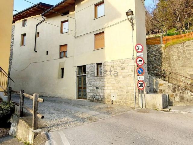 Rustico in vendita a Comunità montana della valle Camonica, Ceto